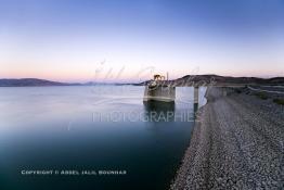 Image du Maroc Professionnelle de  Barrage Al Wahda deuxième plus grand barrage d'Afrique après Le haut barrage d'Assouan d'Egypte, but de l'ouvrage production d'électricité, irrigation et protection contre les crues, Jeudi 8 septembre 2005. (Photo / Abdeljalil Bounhar) 